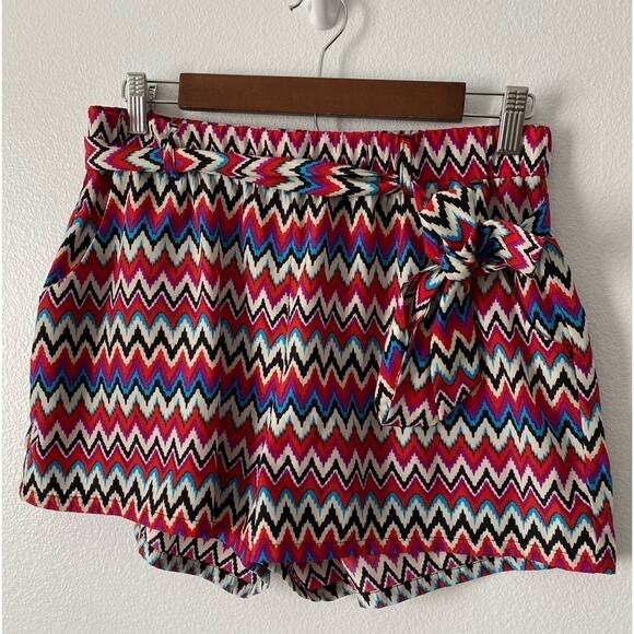 BeBop Women's Med Colorful Rainbow Chevron Summer Shorts Travel Resort Beach - Picture 3 of 11